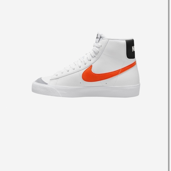 Nike Shoes - Nike Blazer MID ‘77 Vintage